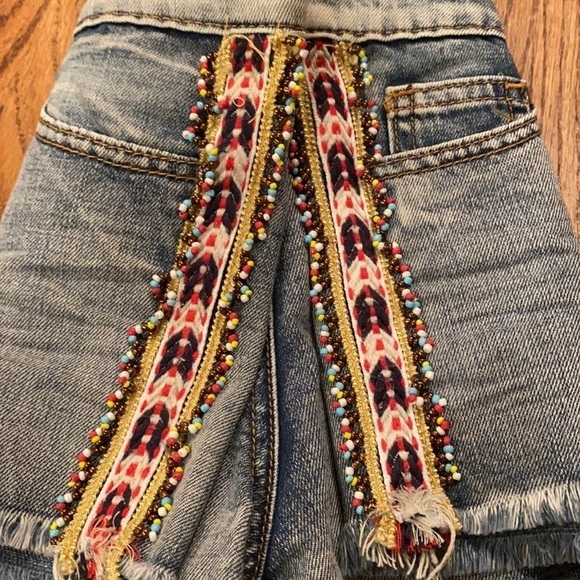 Others Follow Jean Shorts Size 26 - Picture 3 of 6